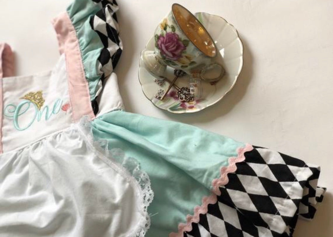 Alice in Onederland MTO – Bitty Bundles of Joy